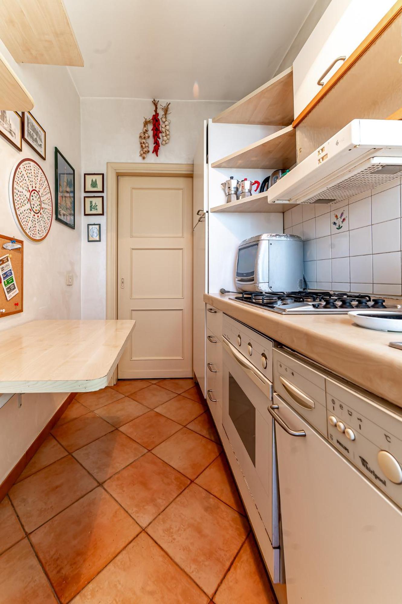 D&r - Metro Re Di Apartamento Roma